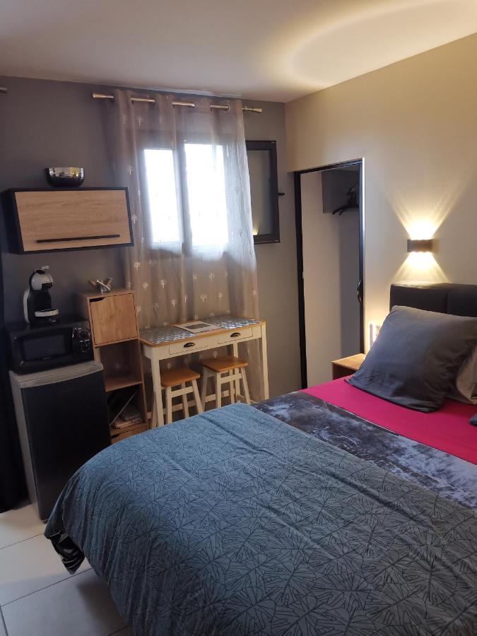 Hostal 170 Room 15 Service Appartement Le Tampon Ngoại thất bức ảnh