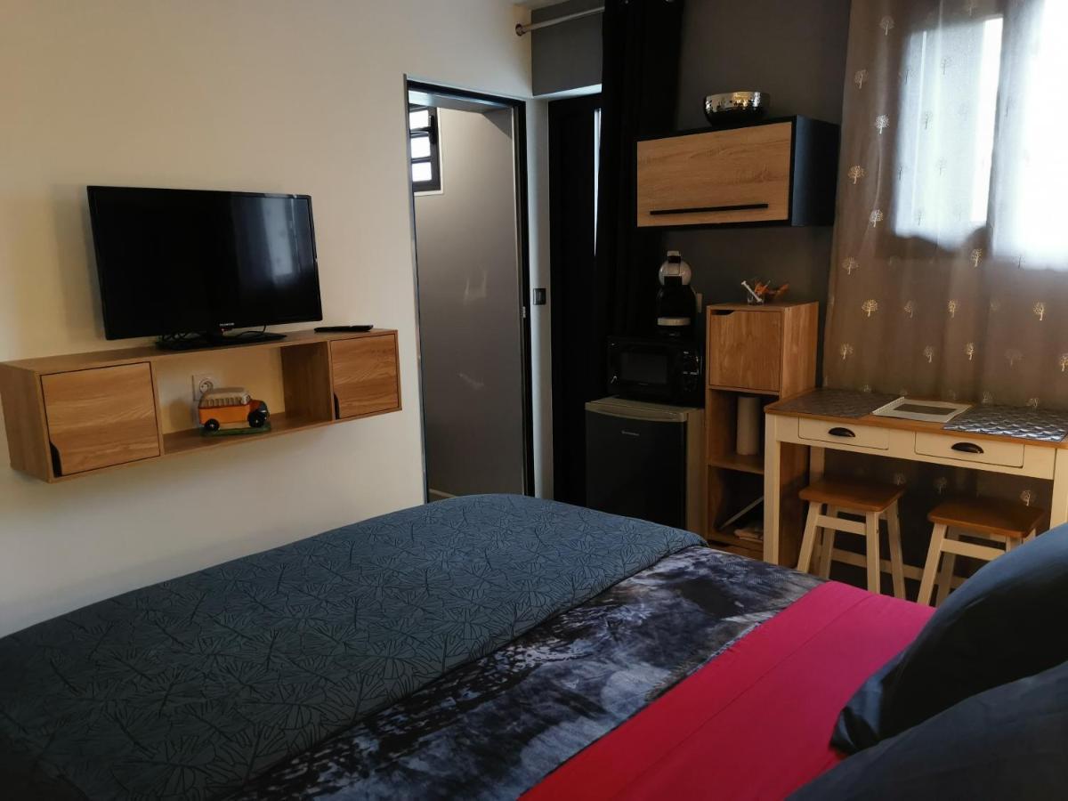 Hostal 170 Room 15 Service Appartement Le Tampon Ngoại thất bức ảnh